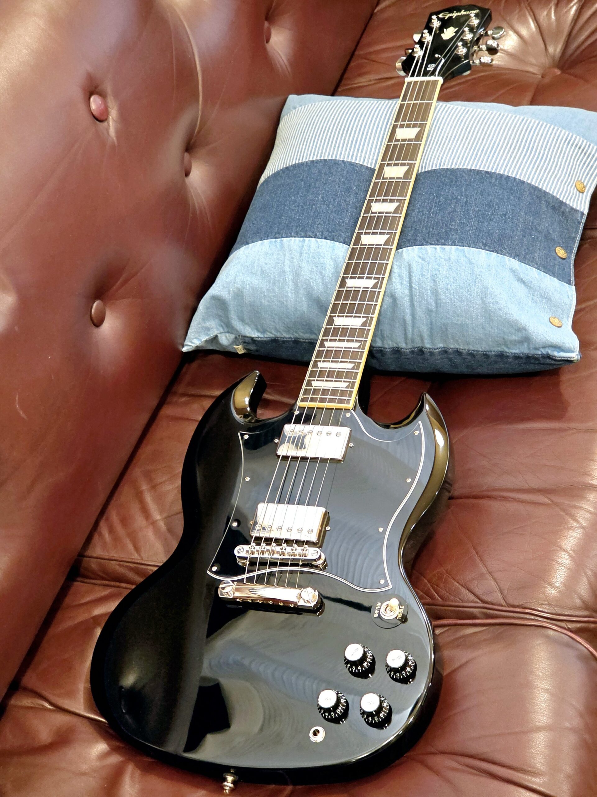 Epiphone『SG Standard (Ebony)』 エレキギター - 画像 (2)